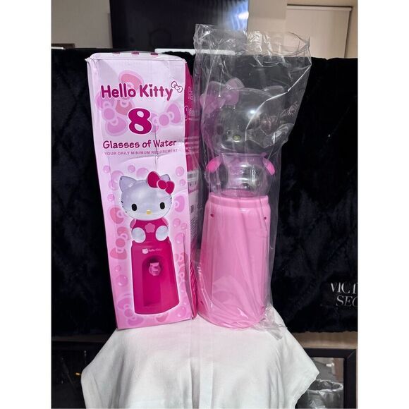 Hello Kitty 8-cup Mini Water Dispenser - Picture 3 of 8